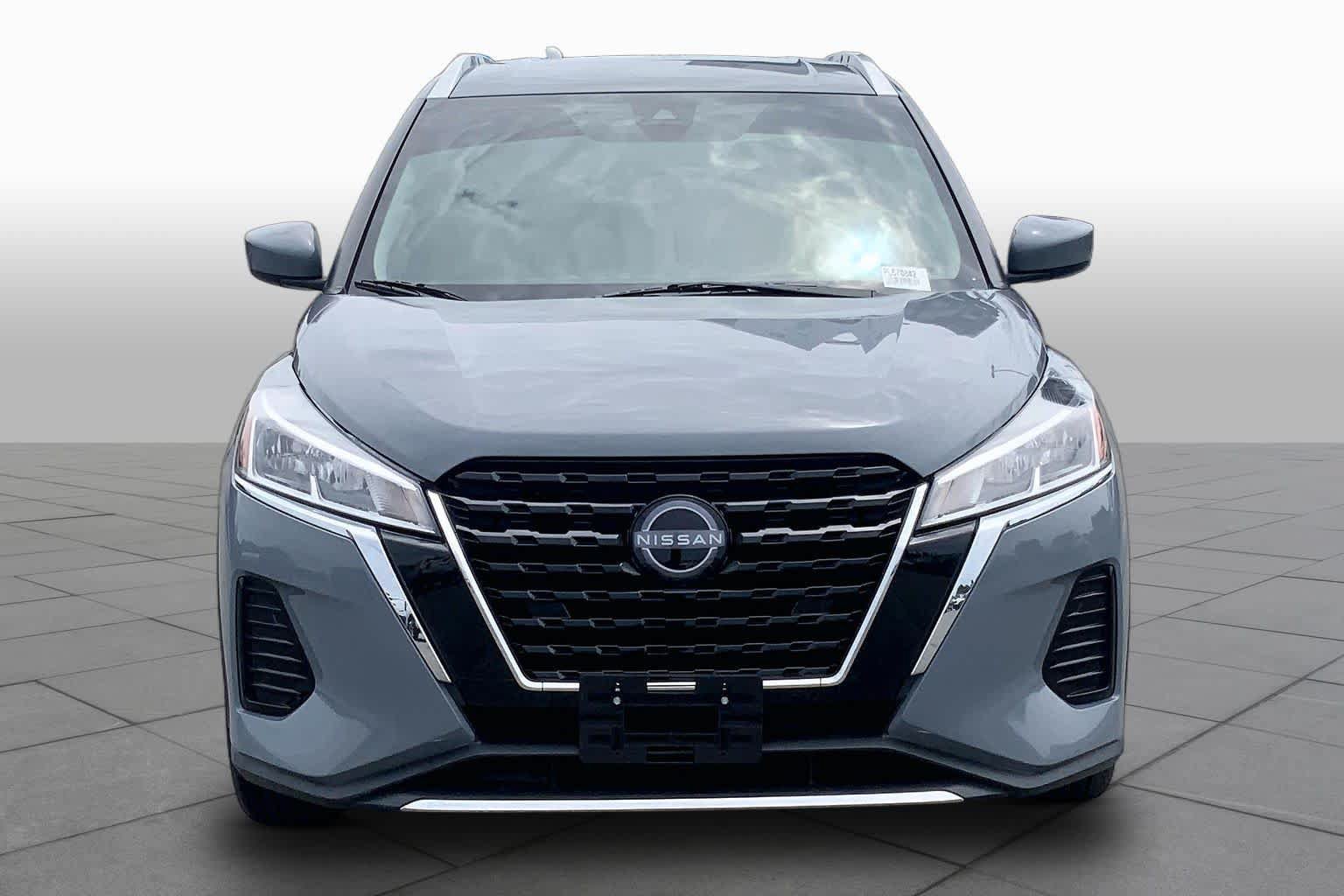 Used 2023 Nissan Kicks SV FWD image 4