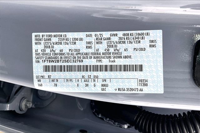 Certified 2025 Ford F250 Platinum w/ FX4 Off-Road Package image 35