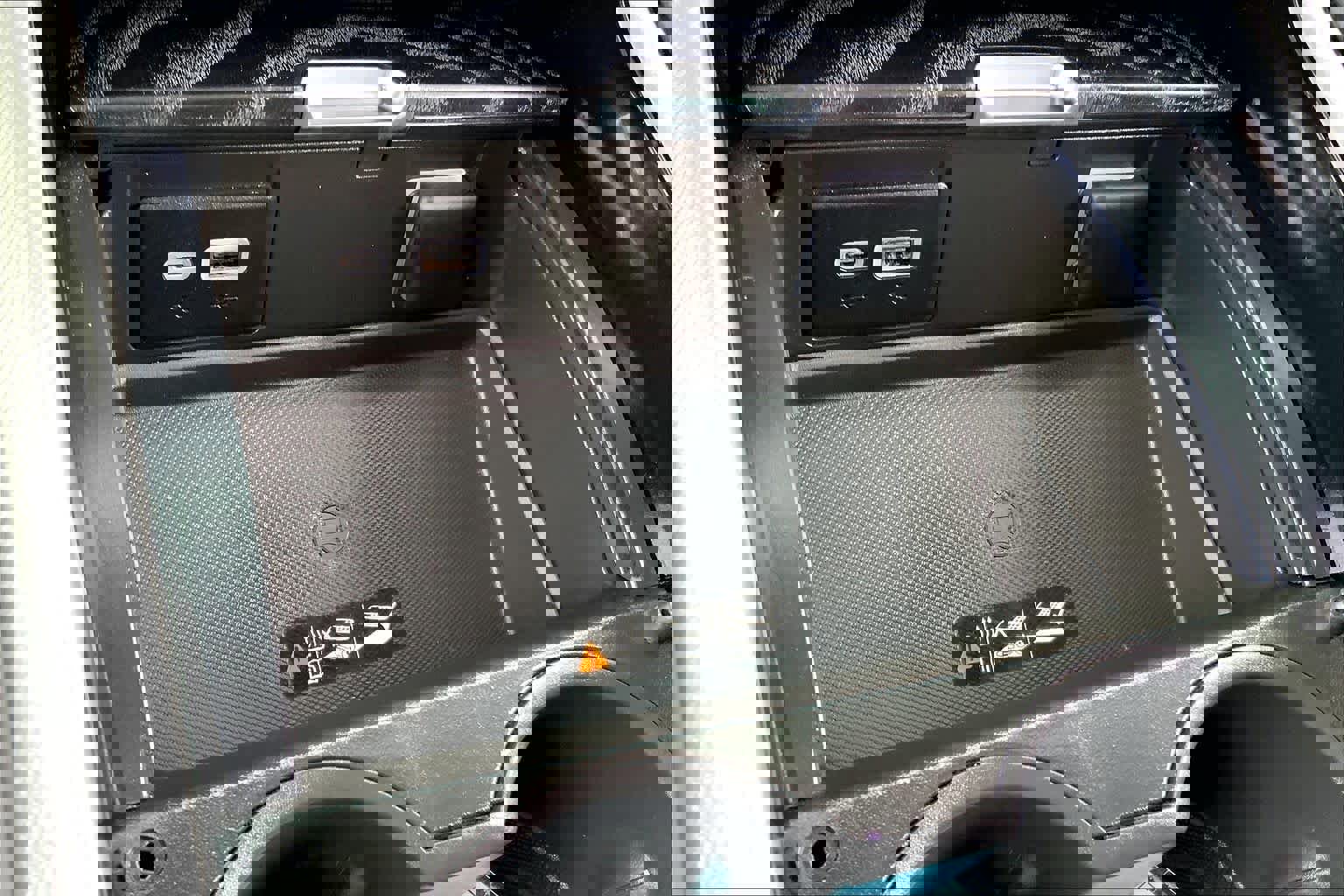 Used 2024 GMC Yukon Denali w/ Advanced Technology Package image 33