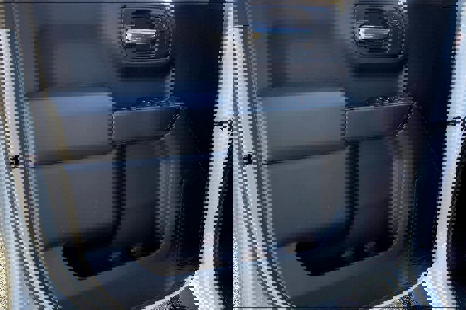 Used 2023 Chevrolet Silverado 1500 Custom image 19