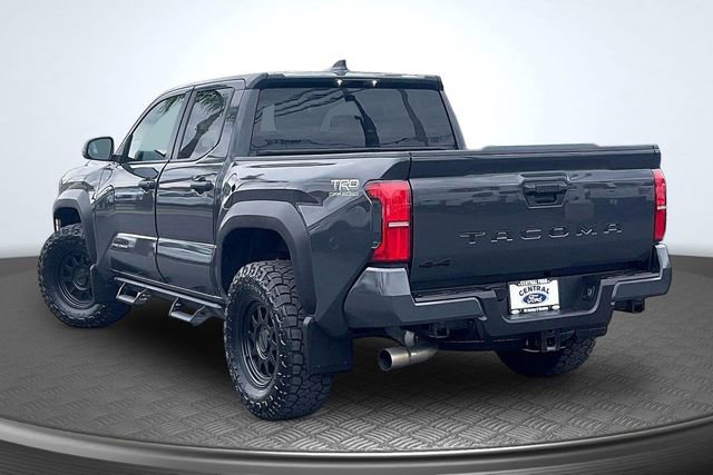Used 2025 Toyota Tacoma TRD Off-Road AWD/4WD image 2