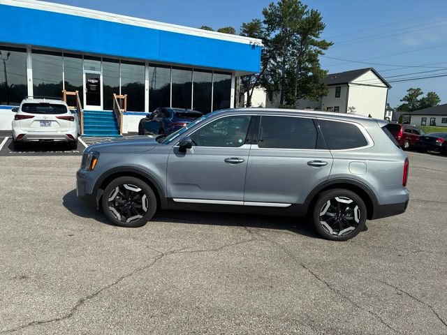 Used 2025 Kia Telluride S FWD image 19