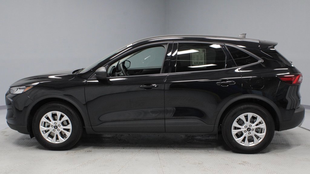 Certified 2025 Ford Escape Active image 2