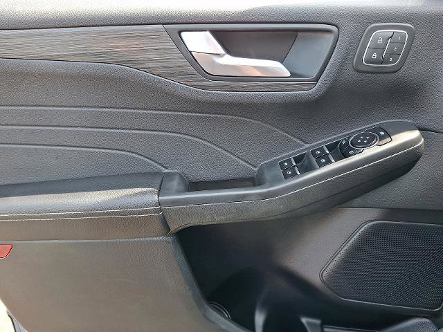 Certified 2023 Ford Escape Platinum AWD/4WD image 11