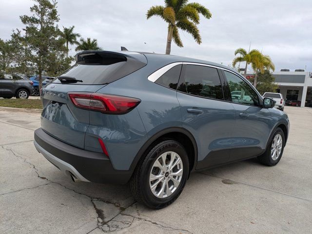 Certified 2023 Ford Escape Active w/ Tech Pack #2 image 4
