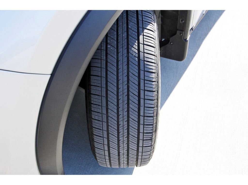 Used 2024 Nissan Rogue SV w/ SV Premium Package image 30