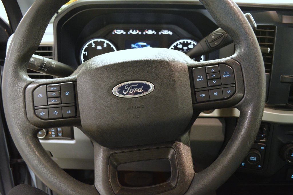 Certified 2023 Ford F250 XL w/ XL Off-Road Package AWD/4WD image 15