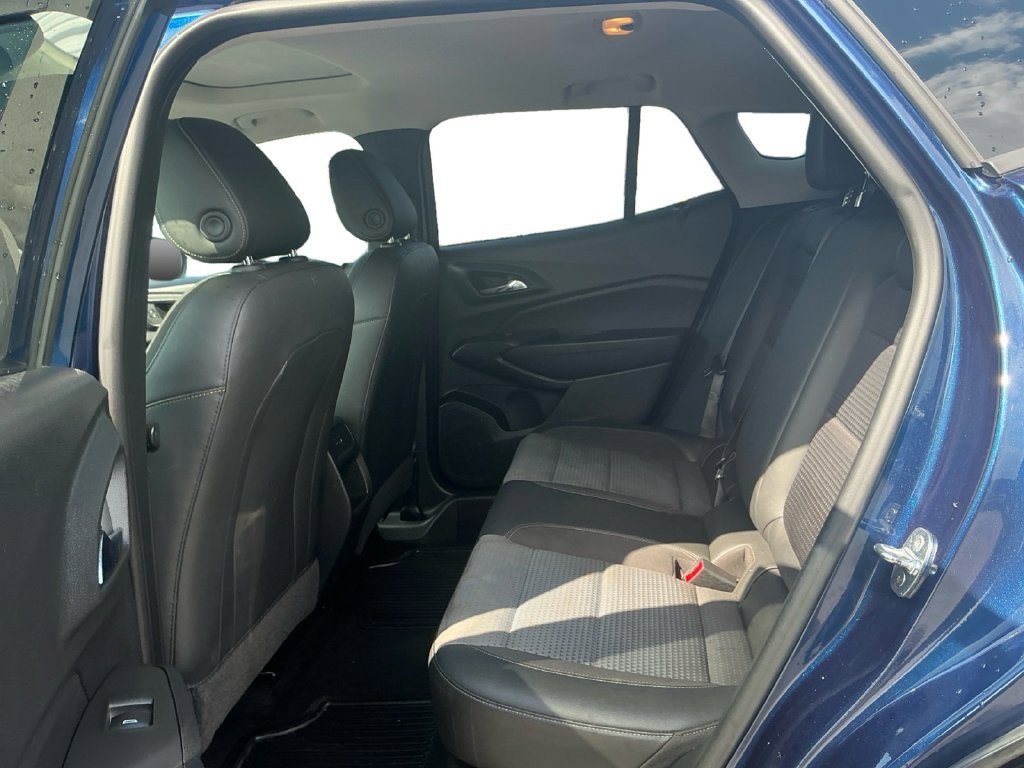 Used 2024 Chevrolet Trax LT w/ Sunroof Package FWD image 21