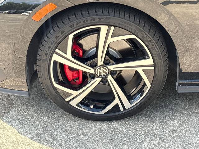Used 2024 Volkswagen GTI SE FWD image 11