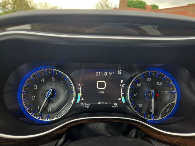 Used 2023 Chrysler Pacifica Limited AWD/4WD image 20
