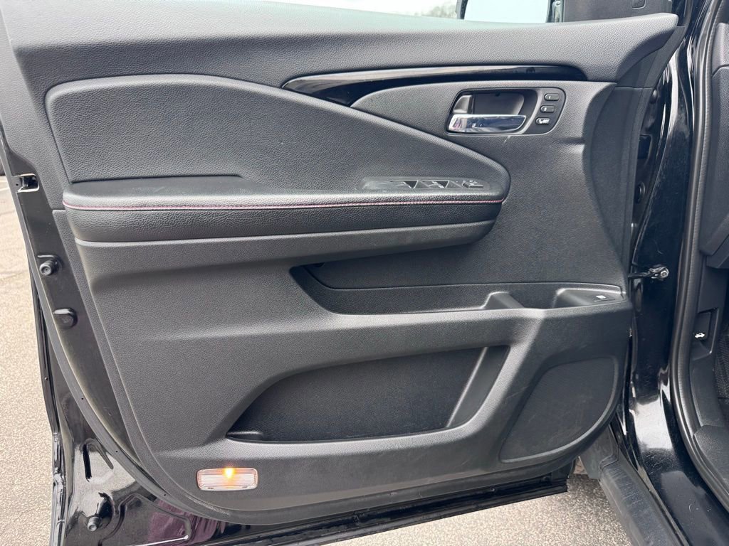 Used 2017 Honda Ridgeline Black Edition image 21