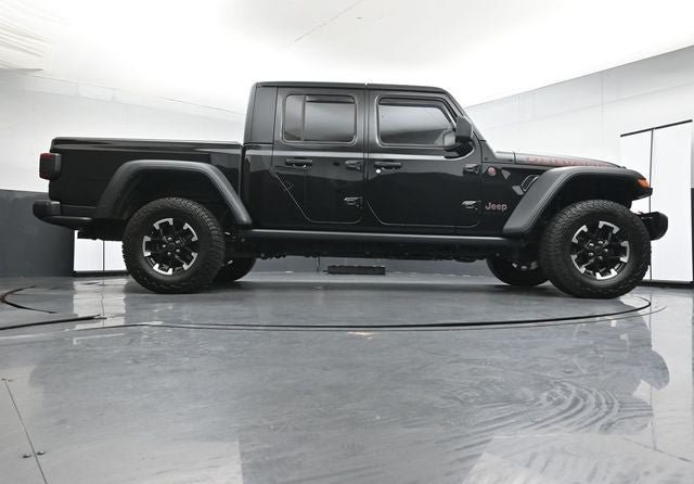 Used 2024 Jeep Gladiator Rubicon w/ Technology Group AWD/4WD image 33