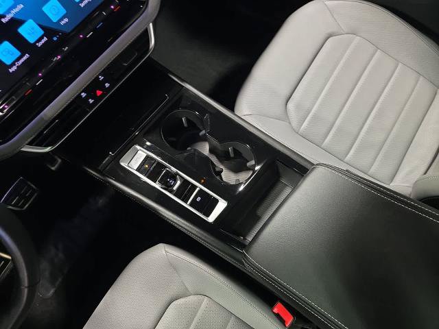Used 2024 Volkswagen Atlas Cross Sport SEL R-Line AWD/4WD image 24