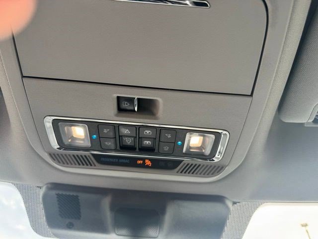 Certified 2022 Ford F150 Lariat w/ Equipment Group 502A High image 19