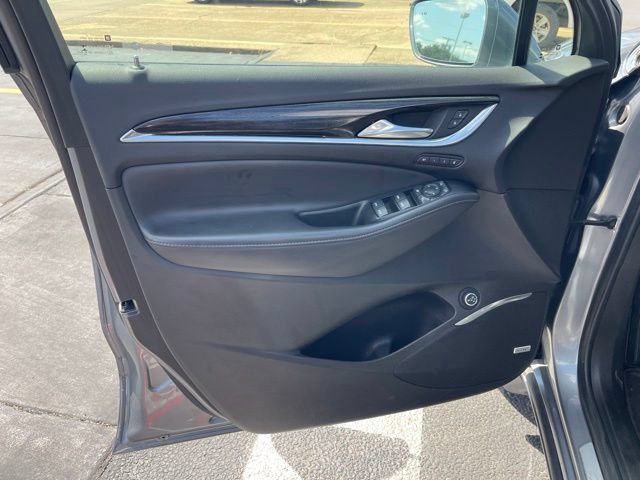 Used 2020 Buick Enclave Avenir w/ Avenir Technology Package FWD image 13