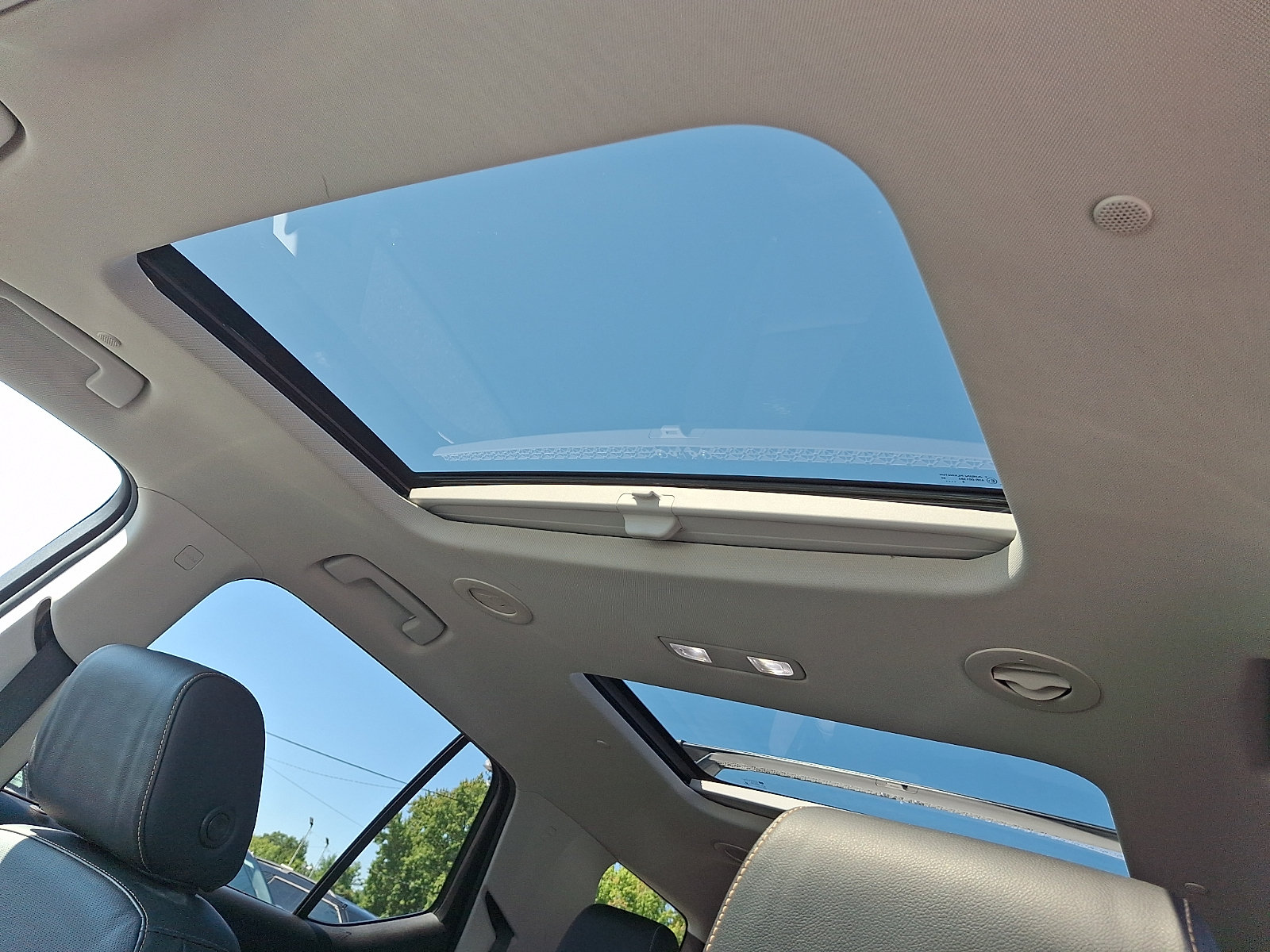 Used 2019 Chevrolet Traverse Premier w/ Redline Edition AWD/4WD image 15