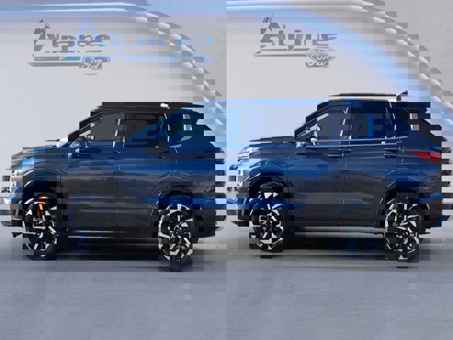 Used 2024 Mitsubishi Outlander SE image 2