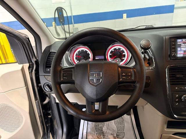 Used 2020 Dodge Grand Caravan SE FWD image 10