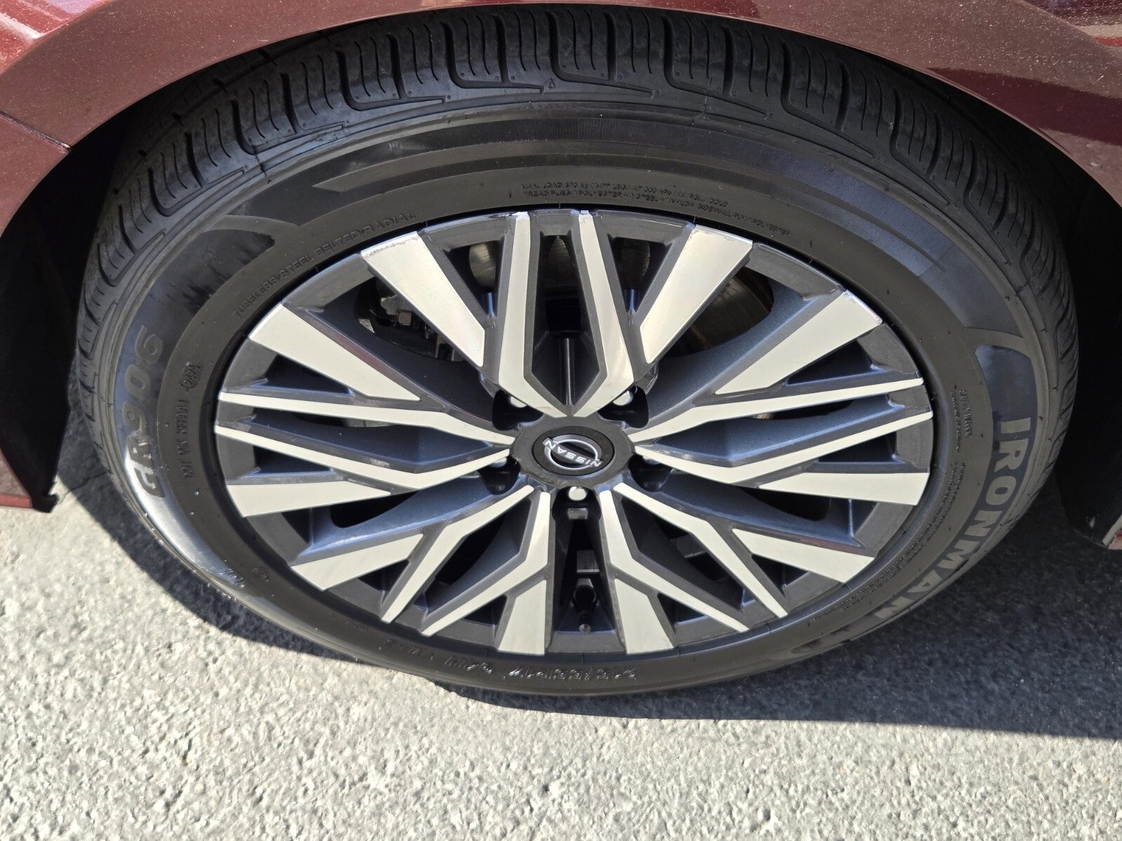 Used 2024 Nissan Altima 2.5 SV image 9