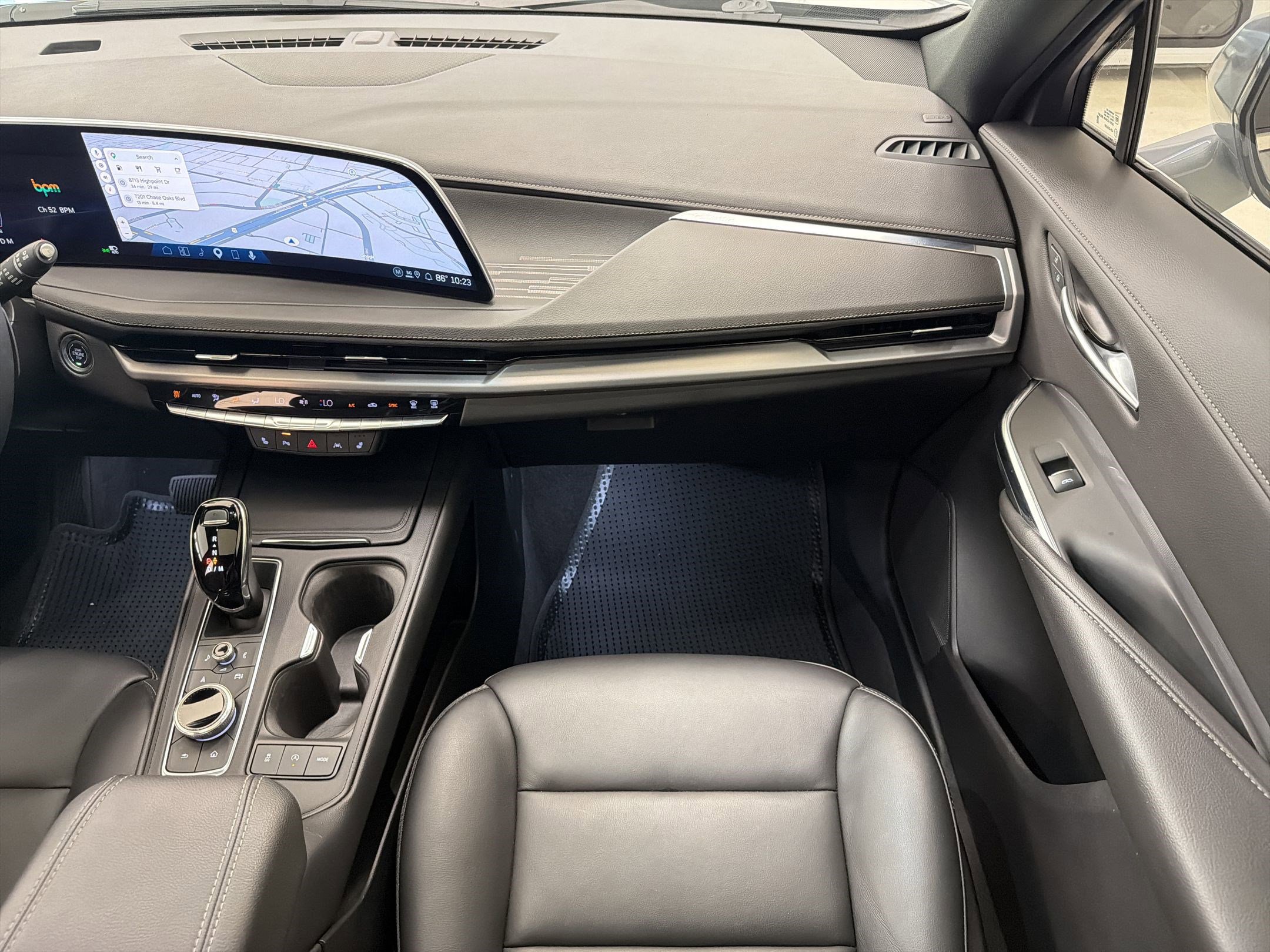 Used 2024 Cadillac XT4 Premium Luxury w/ Cold Weather Package FWD image 29