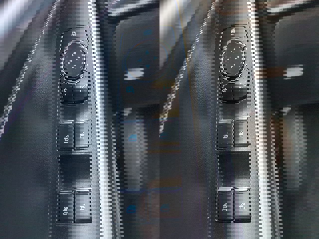 Certified 2022 Ford Explorer XLT w/ Equipment Group 202A image 23