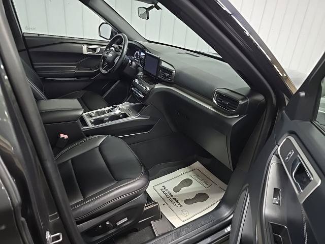Certified 2020 Ford Explorer XLT w/ Equipment Group 202A AWD/4WD image 21