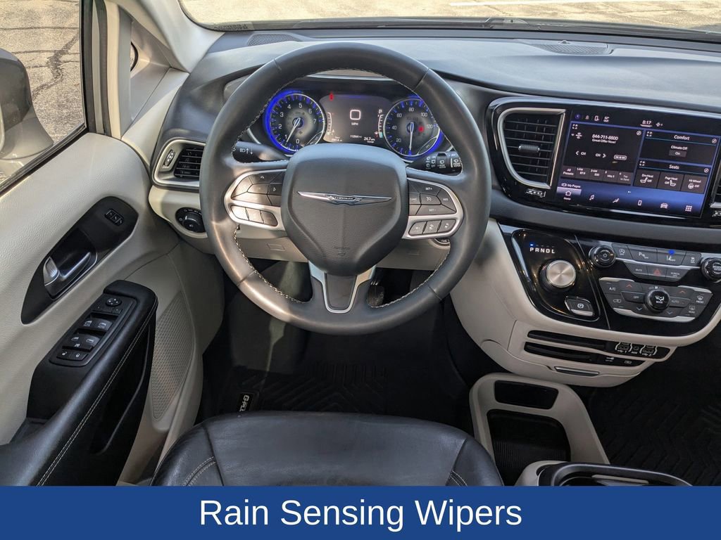 Used 2022 Chrysler Pacifica Touring-L image 19