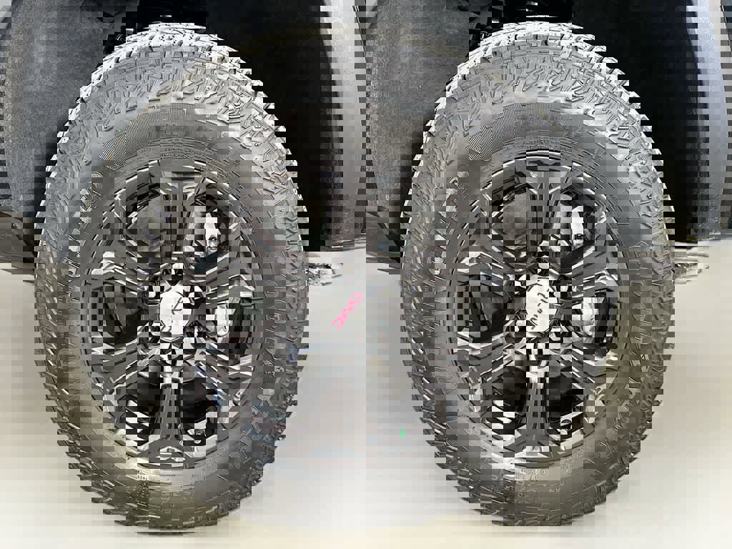 Used 2023 GMC Canyon Elevation w/ Elevation Premium Package image 8