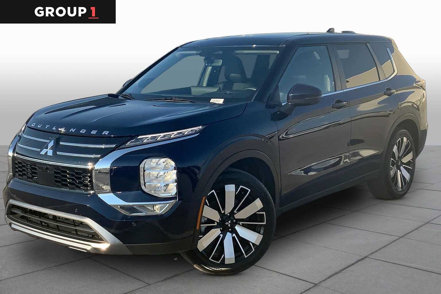 Used 2025 Mitsubishi Outlander SE FWD image 1