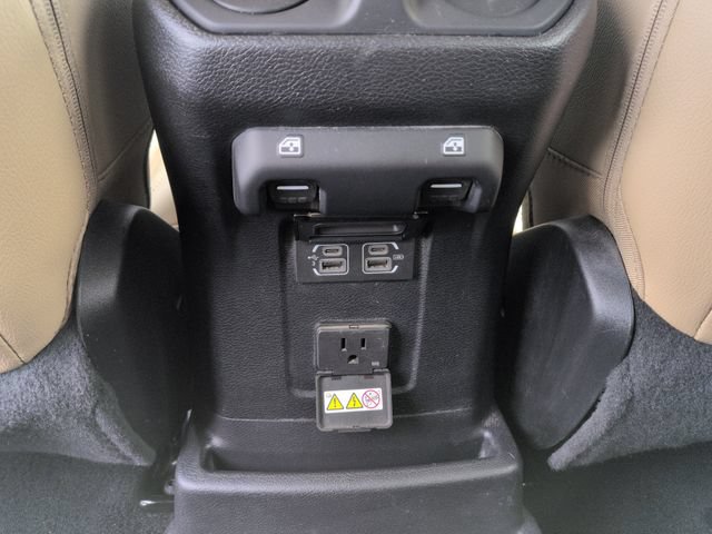 Used 2019 Jeep Wrangler Unlimited Sahara AWD/4WD image 25