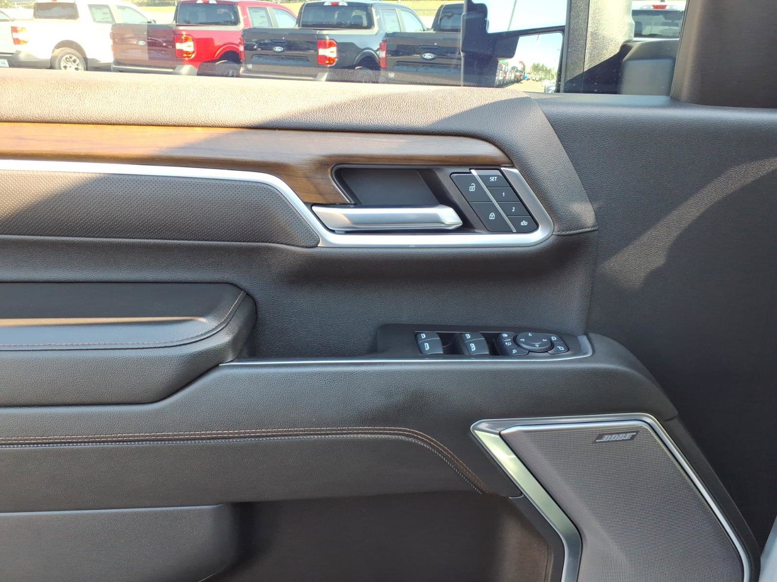 Used 2025 Chevrolet Silverado 2500 High Country w/ High Country Premium Package AWD/4WD image 11