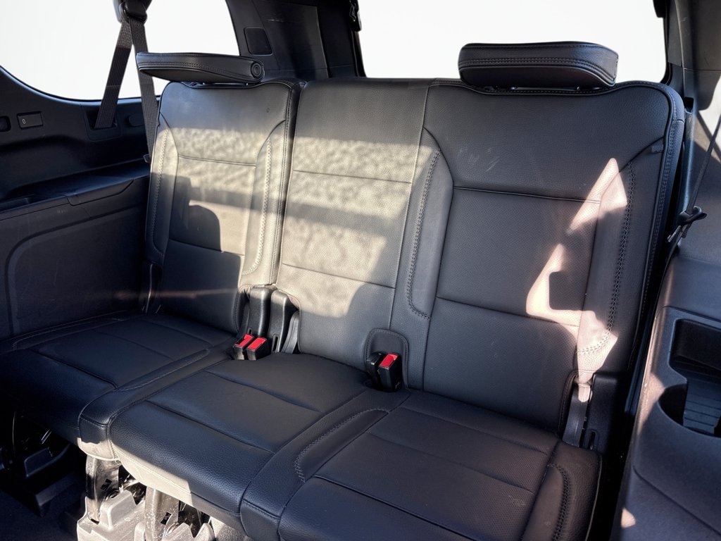 Used 2023 GMC Yukon XL Denali AWD/4WD image 19