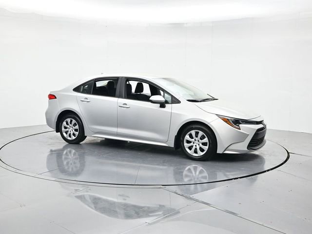 Used 2024 Toyota Corolla LE FWD image 3