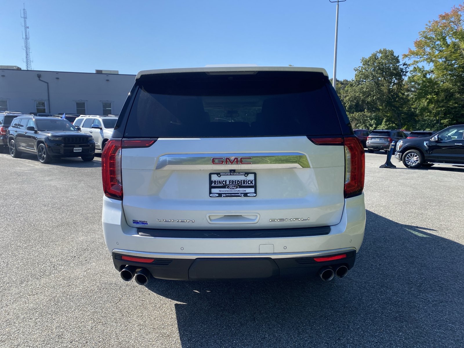 Used 2023 GMC Yukon XL Denali w/ Max Trailering Package AWD/4WD image 5