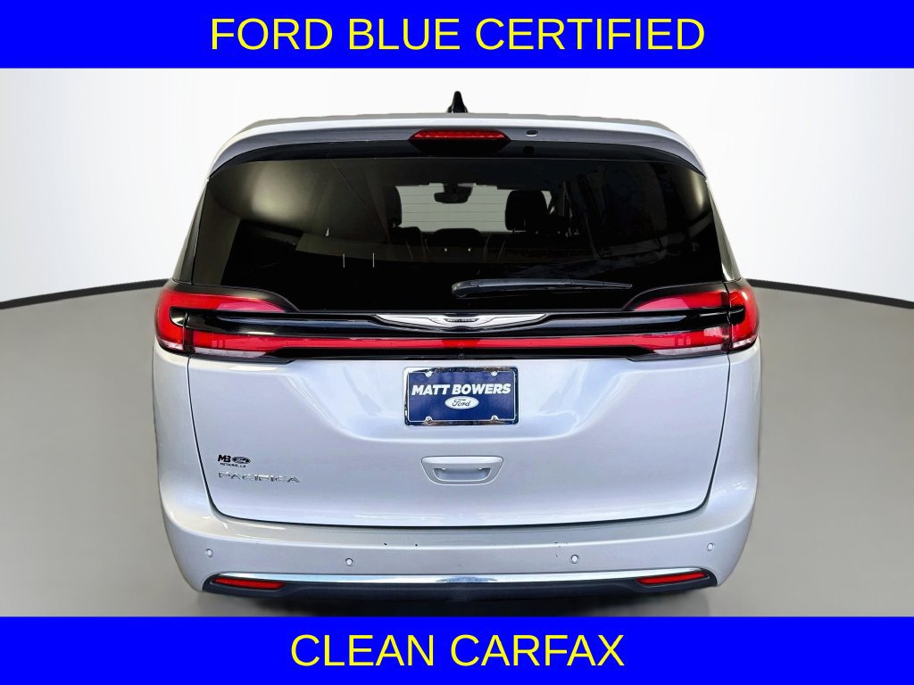 Used 2024 Chrysler Pacifica Touring-L FWD image 9