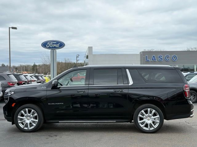 Used 2023 Chevrolet Suburban High Country image 4