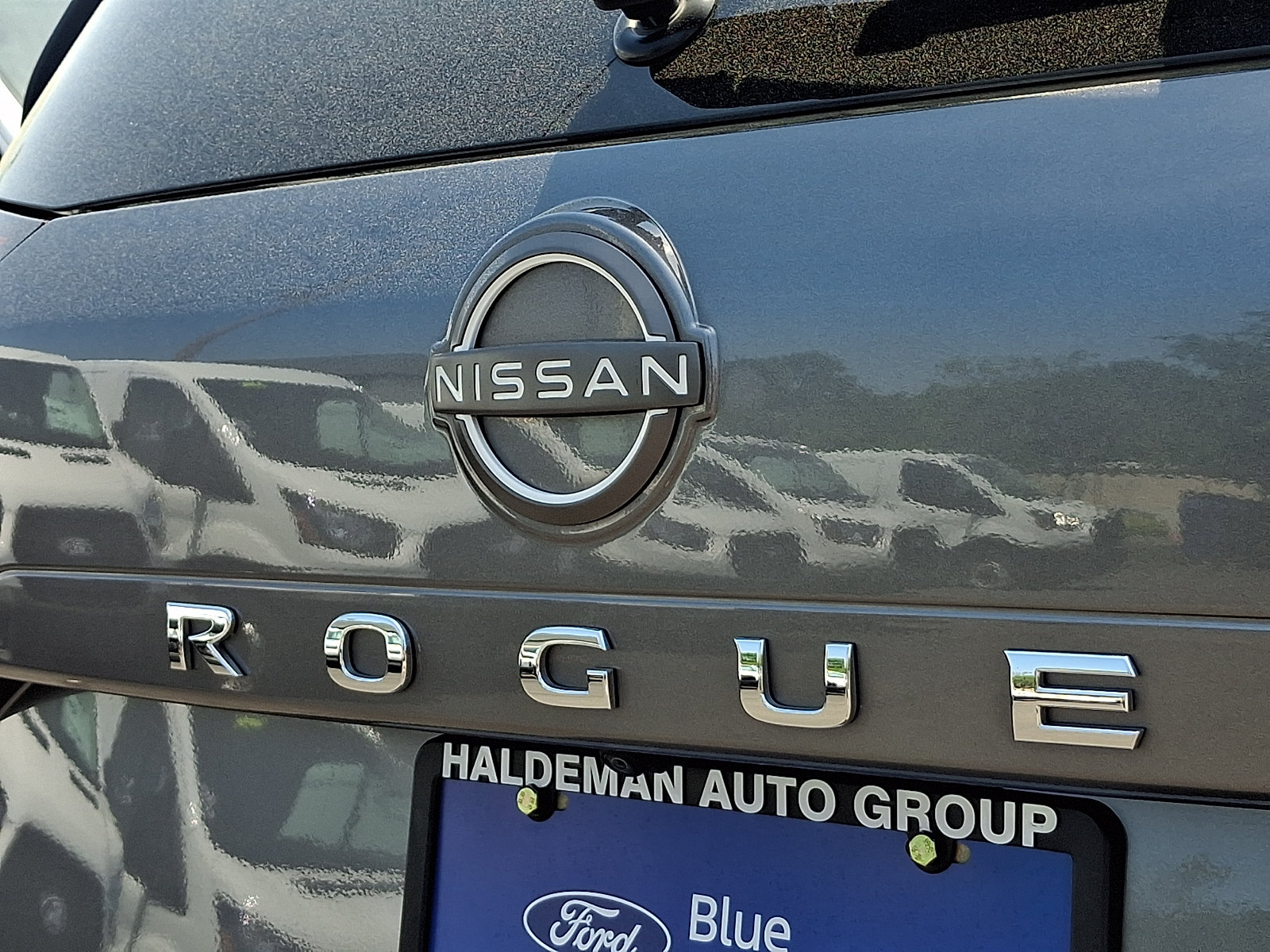 Used 2023 Nissan Rogue SV AWD/4WD image 28
