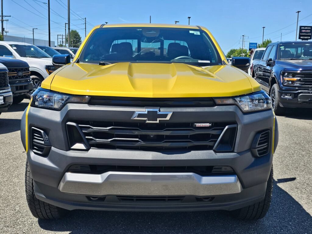 Used 2023 Chevrolet Colorado Trail Boss w/ Technology Package AWD/4WD image 9