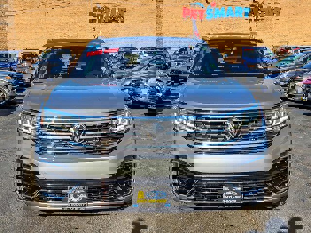 Used 2022 Volkswagen Atlas Cross Sport SEL R-Line image 9