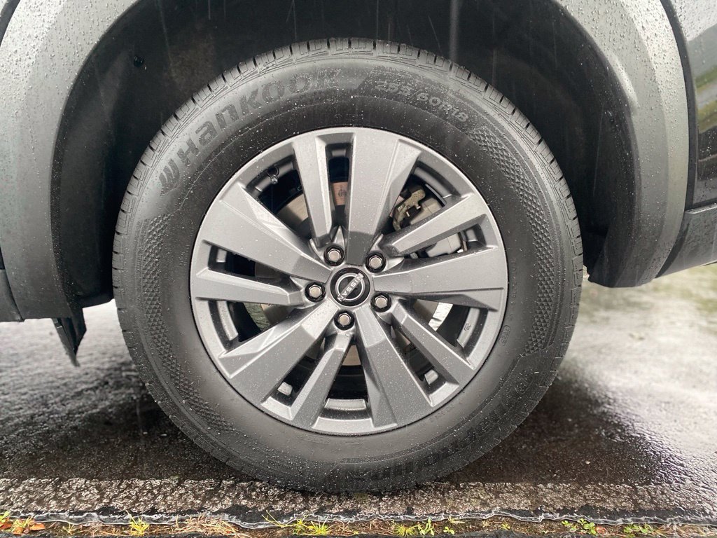 Used 2025 Nissan Pathfinder SV FWD image 32