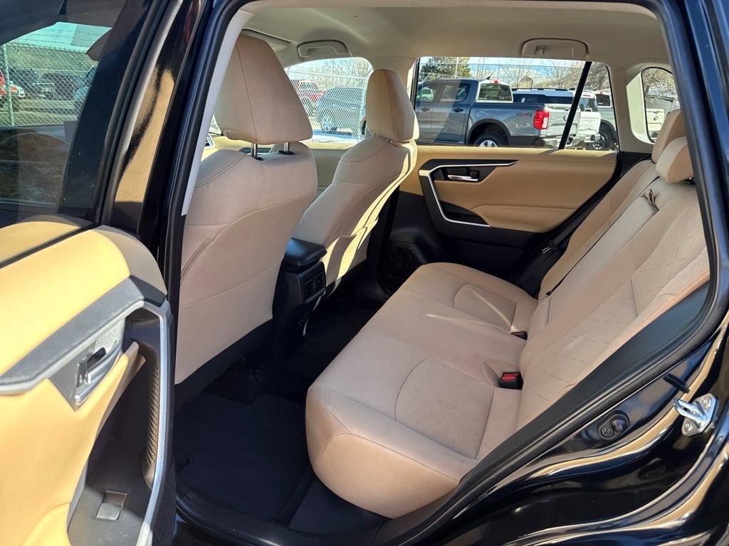 Used 2021 Toyota RAV4 XLE w/ Carpet Mat Package (TMS) AWD/4WD image 21