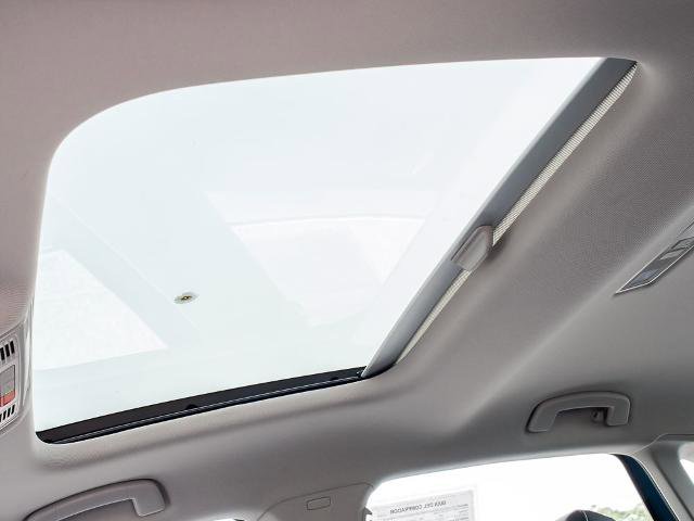 Used 2025 Volkswagen Jetta SEL FWD image 21
