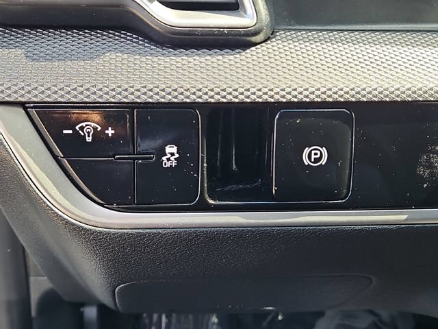 Used 2025 Kia Sportage LX FWD image 22