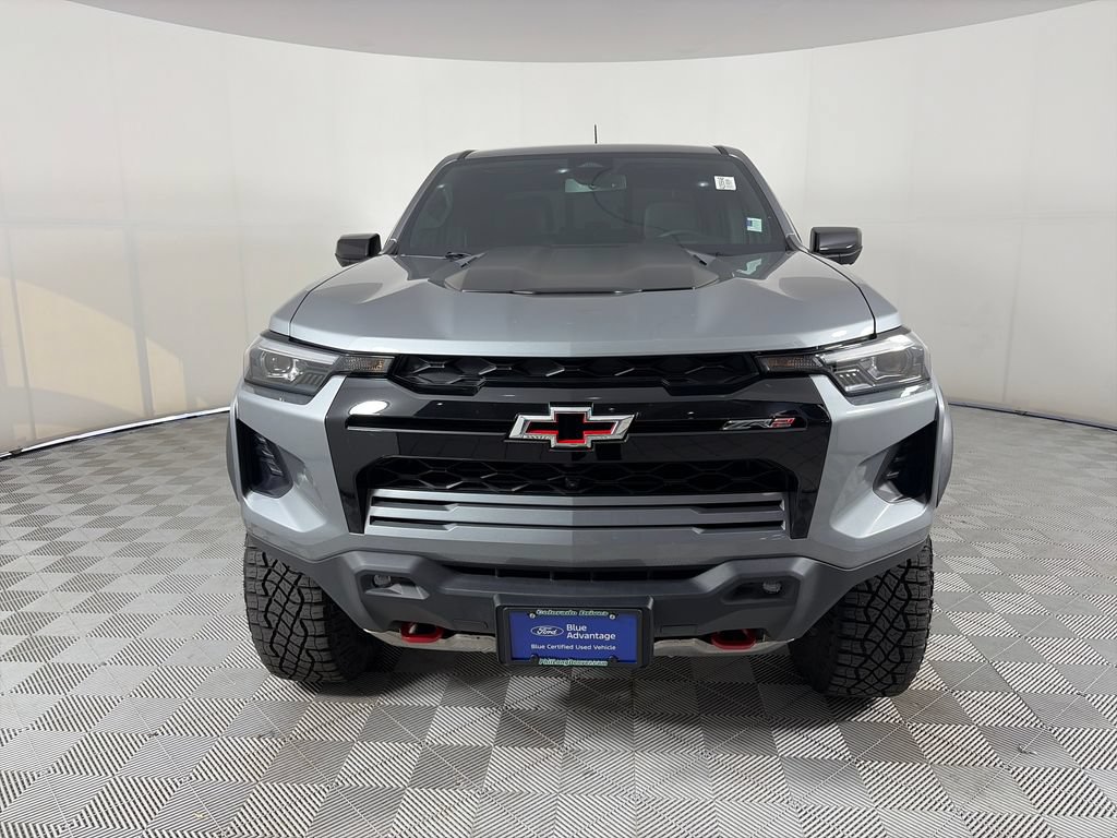 Used 2025 Chevrolet Colorado ZR2 w/ Technology Package AWD/4WD image 2