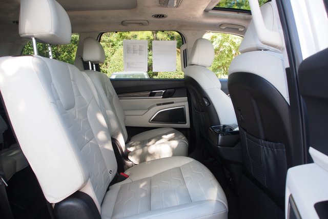 Used 2022 Kia Telluride SX w/ SX Prestige Package AWD/4WD image 14