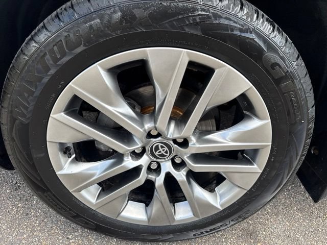 Used 2023 Toyota RAV4 XLE Premium AWD/4WD image 10