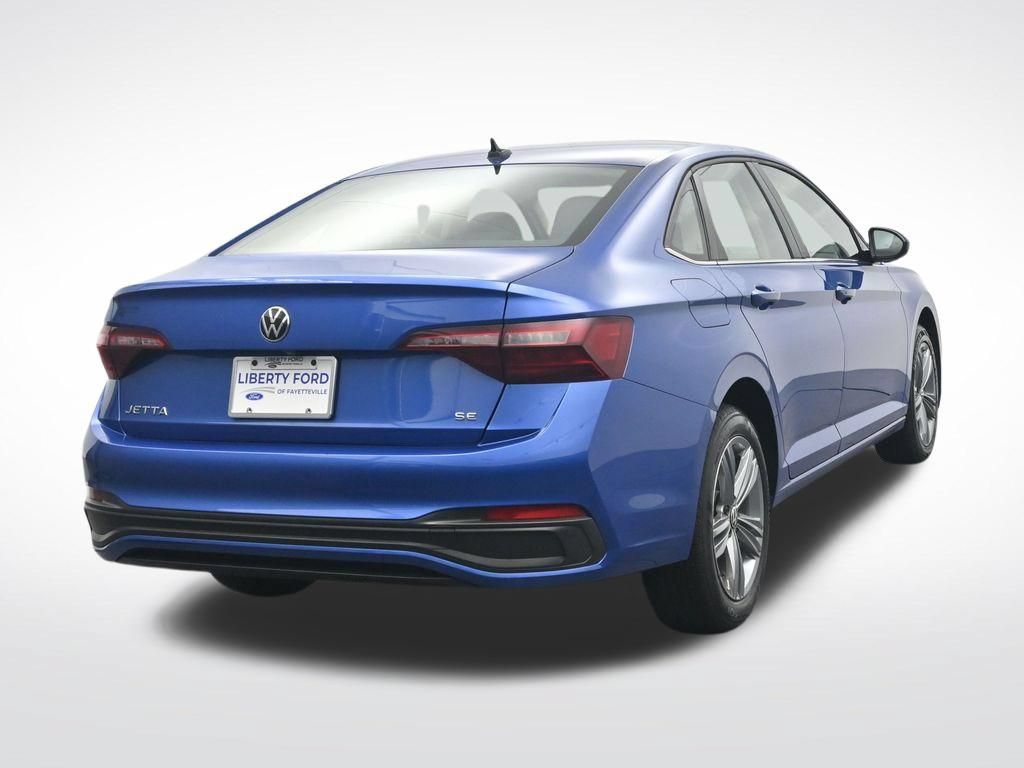 Used 2024 Volkswagen Jetta SE FWD image 7