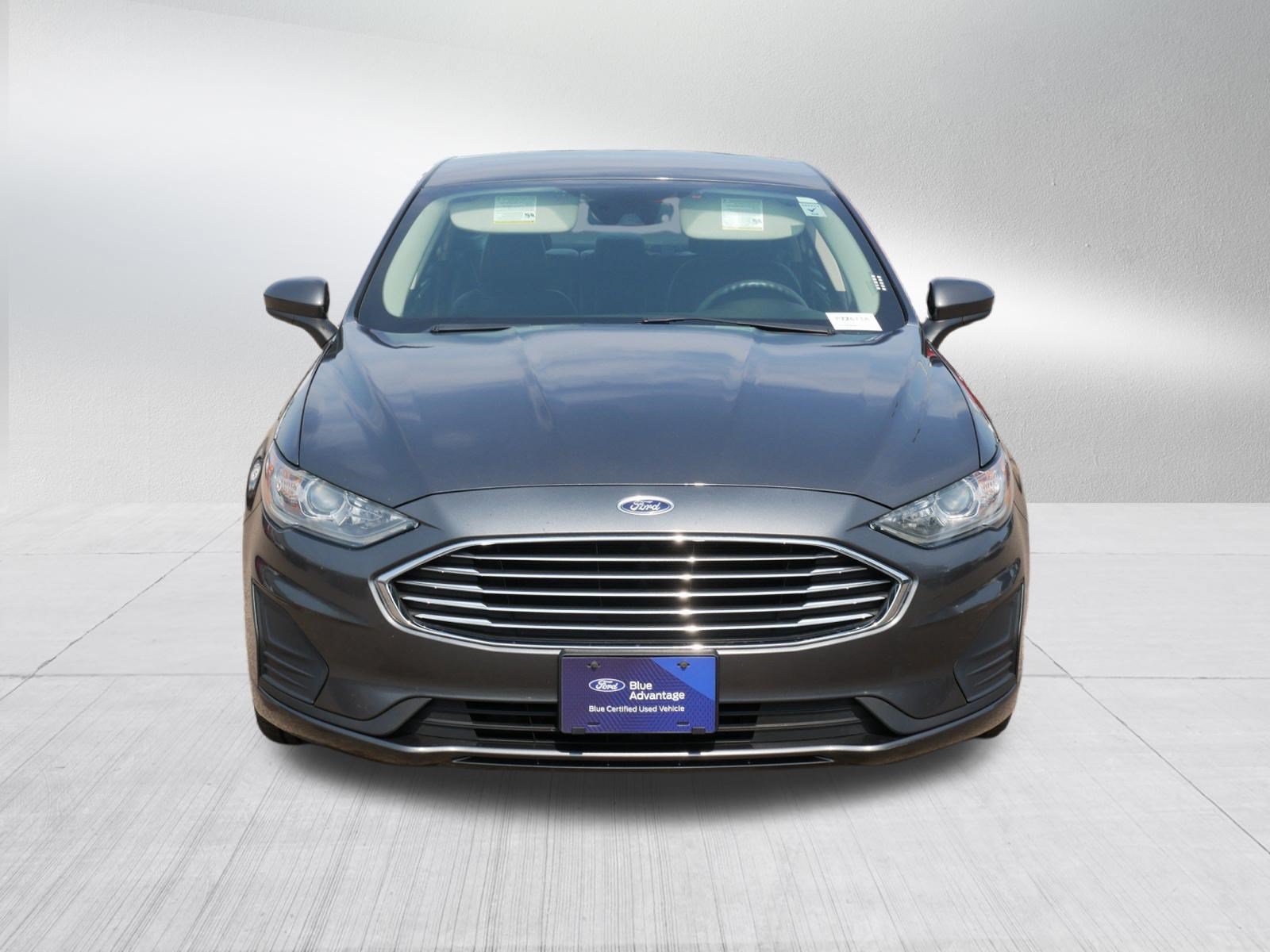 Certified 2019 Ford Fusion SE FWD image 2