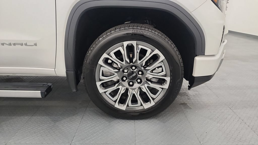 Used 2025 GMC Sierra 1500 Denali Ultimate AWD/4WD image 29