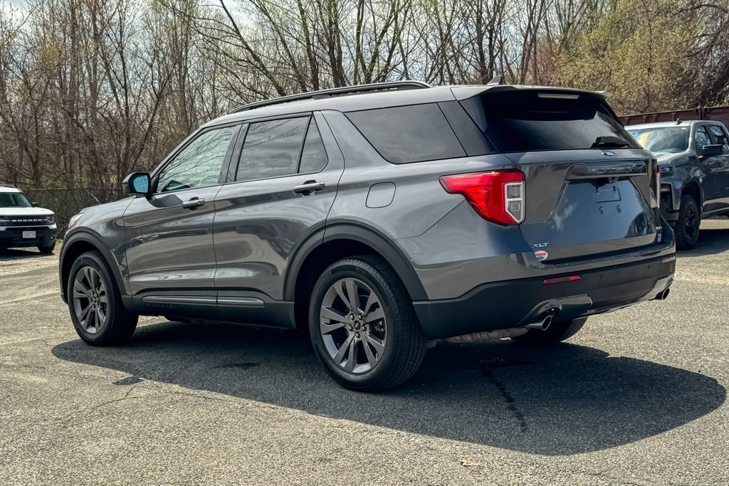 Certified 2022 Ford Explorer XLT w/ Equipment Group 202A AWD/4WD image 5